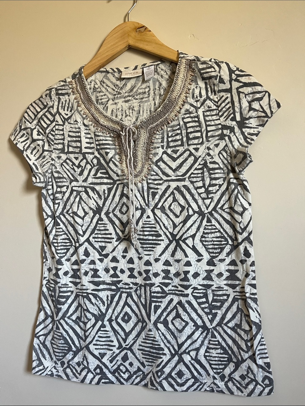 Chico's Gray & White Geometric Short Sleeve Tee with Embellished Neck
